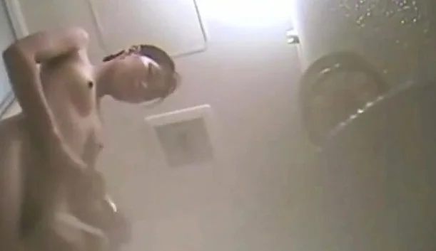 Hidden shower with great orgasm
