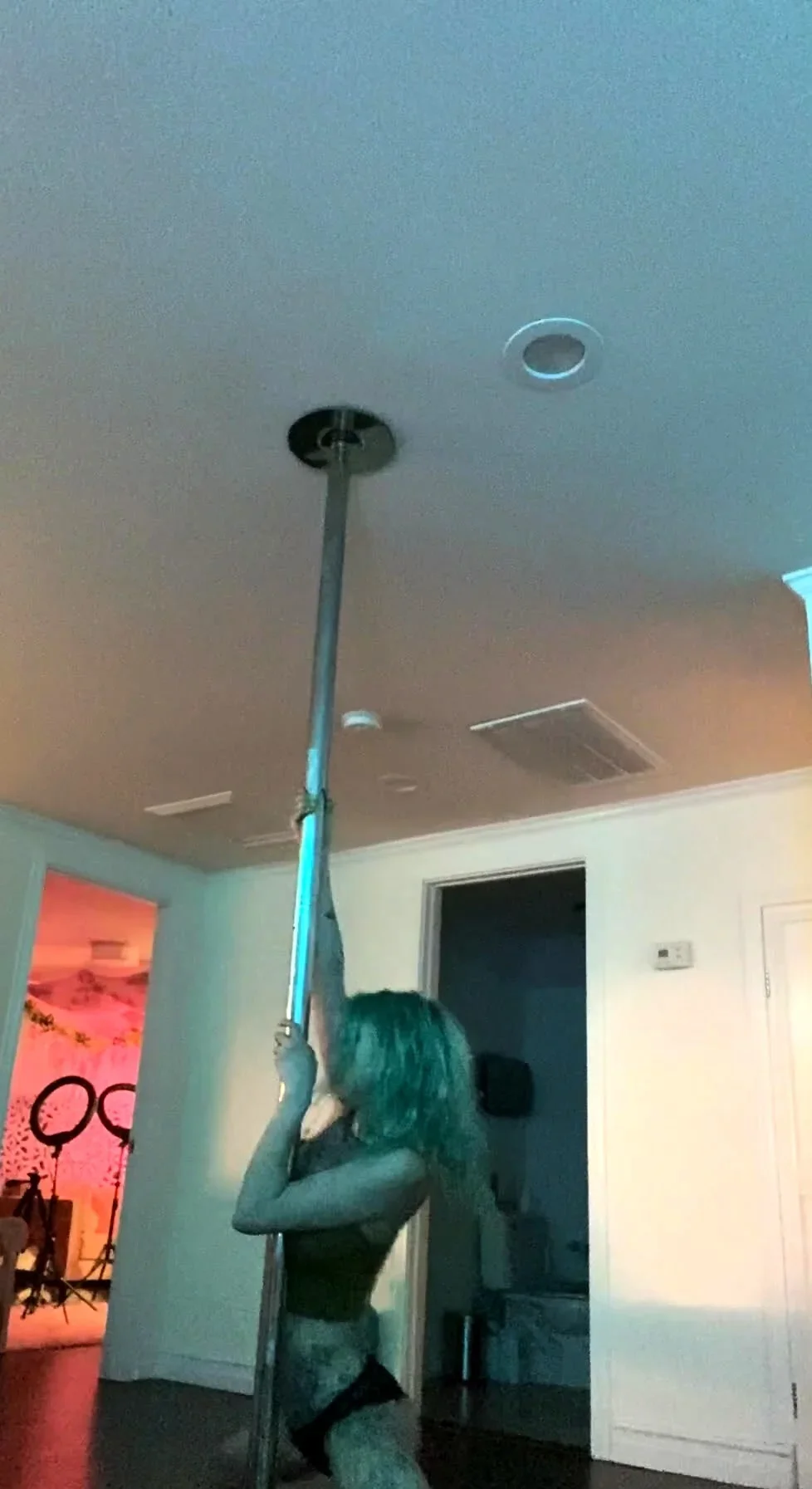 Amateur Horny Blonde Masturbates with Beer More webcamgirls