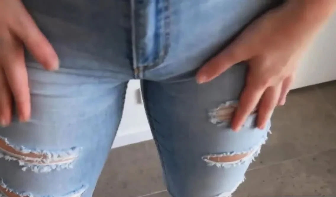 Stepsister Makes Me Cum in Her Panties and Jeans