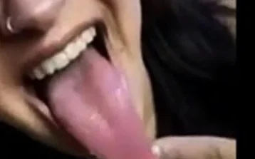 LONG TONGUE BEAUTY SHOWS OFF LONGEST TONGUE AND WIDE THROAT