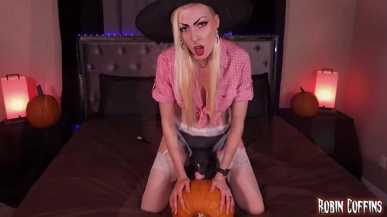SARINAANDROBIN - Spicy Halloween Spirit With My Pumpkin
