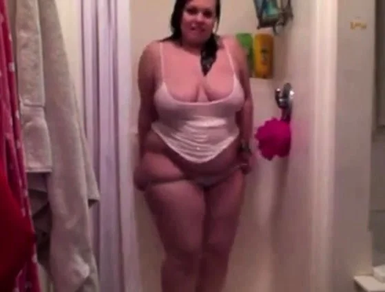 Sexy BBW Stripping in the shower - CassianoBR