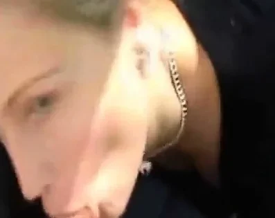 Ein Blowjob im Auto