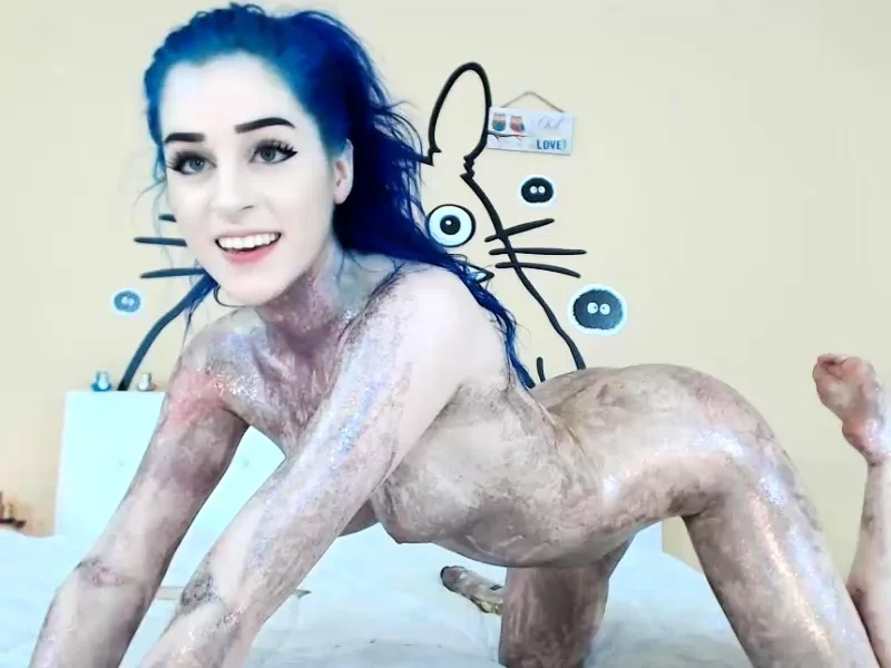 Watch this sexy fetish hoe anally toy and fist in solo