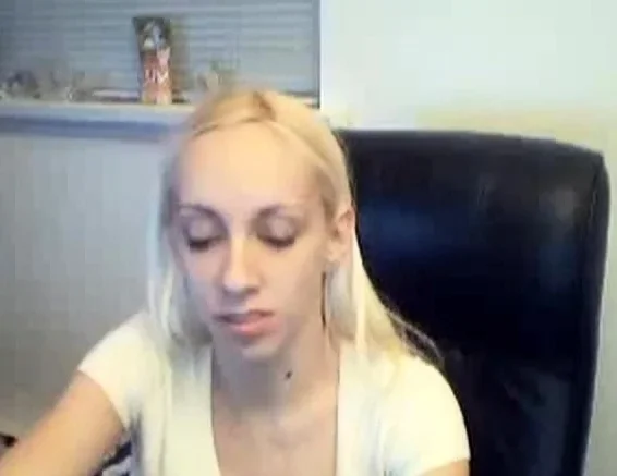 Apregnant with big boobs, brown areolas at webcam (MrNo)