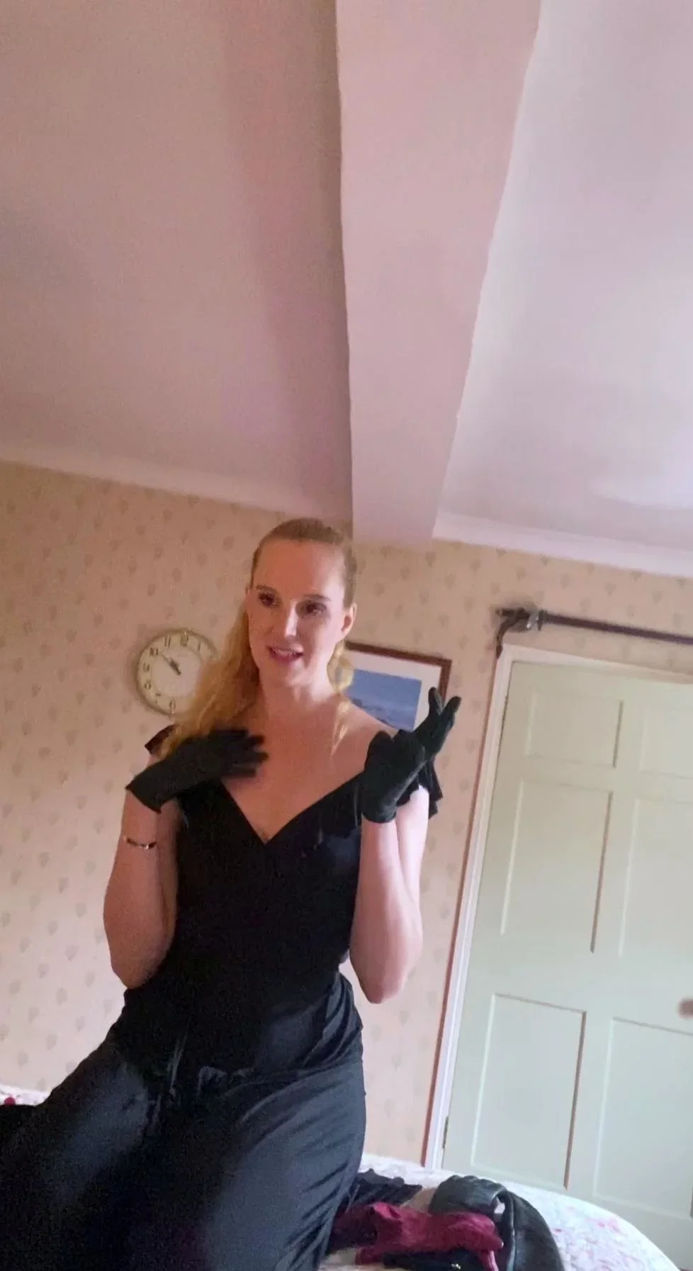 Amateur Horny Blonde Masturbates with Beer More webcamgirls