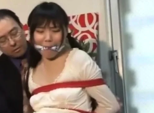 Young japanese girl fucked and cummed on Japanese