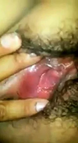 indonesian- jilbaber tudung kena finger 1