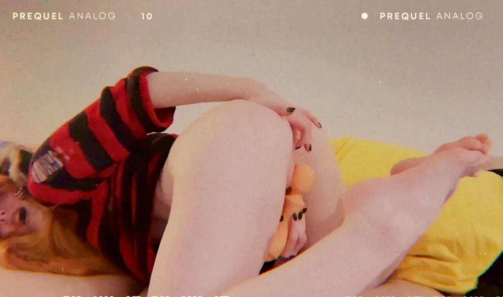 Gorgeous webcam teen in stockings w anal toy