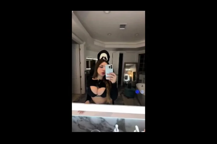 Brunette babe fucked doggystyle