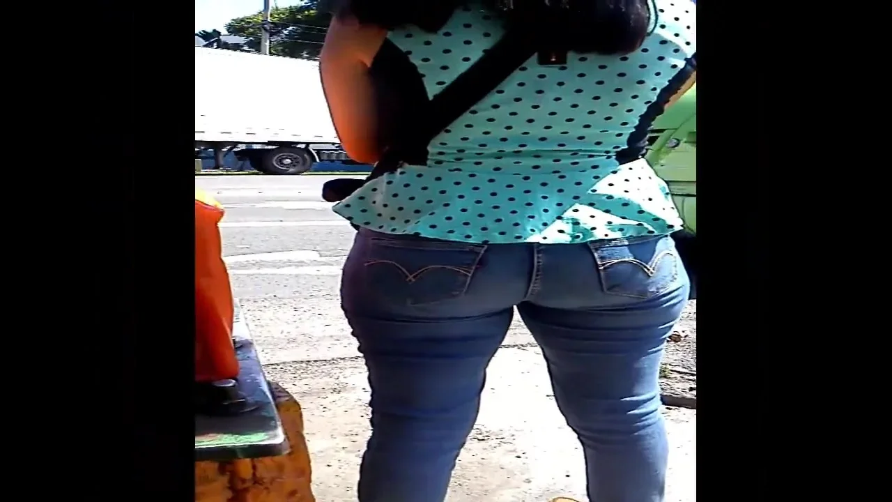 una rica mama soltera y nalgona