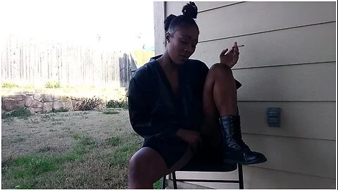 Sweetbutttasty Smoking And Fingering Herself In The Backyard!!!!!