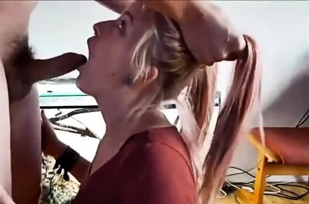 Deepthroat Blonde