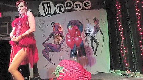 Burlesque Strip SHOW 136 Lola Vee