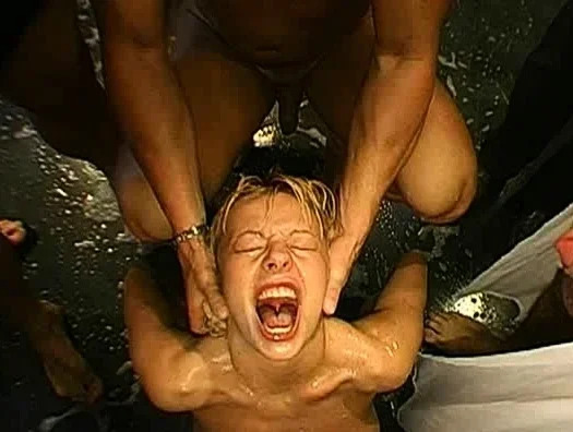 Amateur blonde anal sex