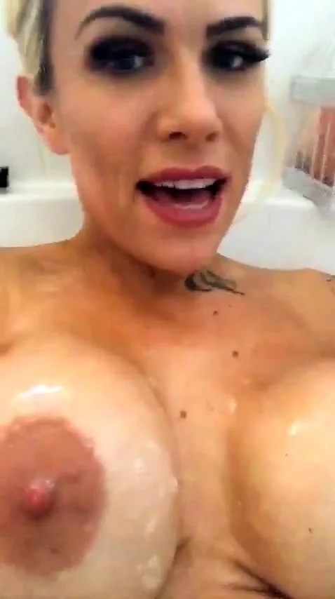 Shaved pussy blonde Tasha Reign with big boobs goes solo