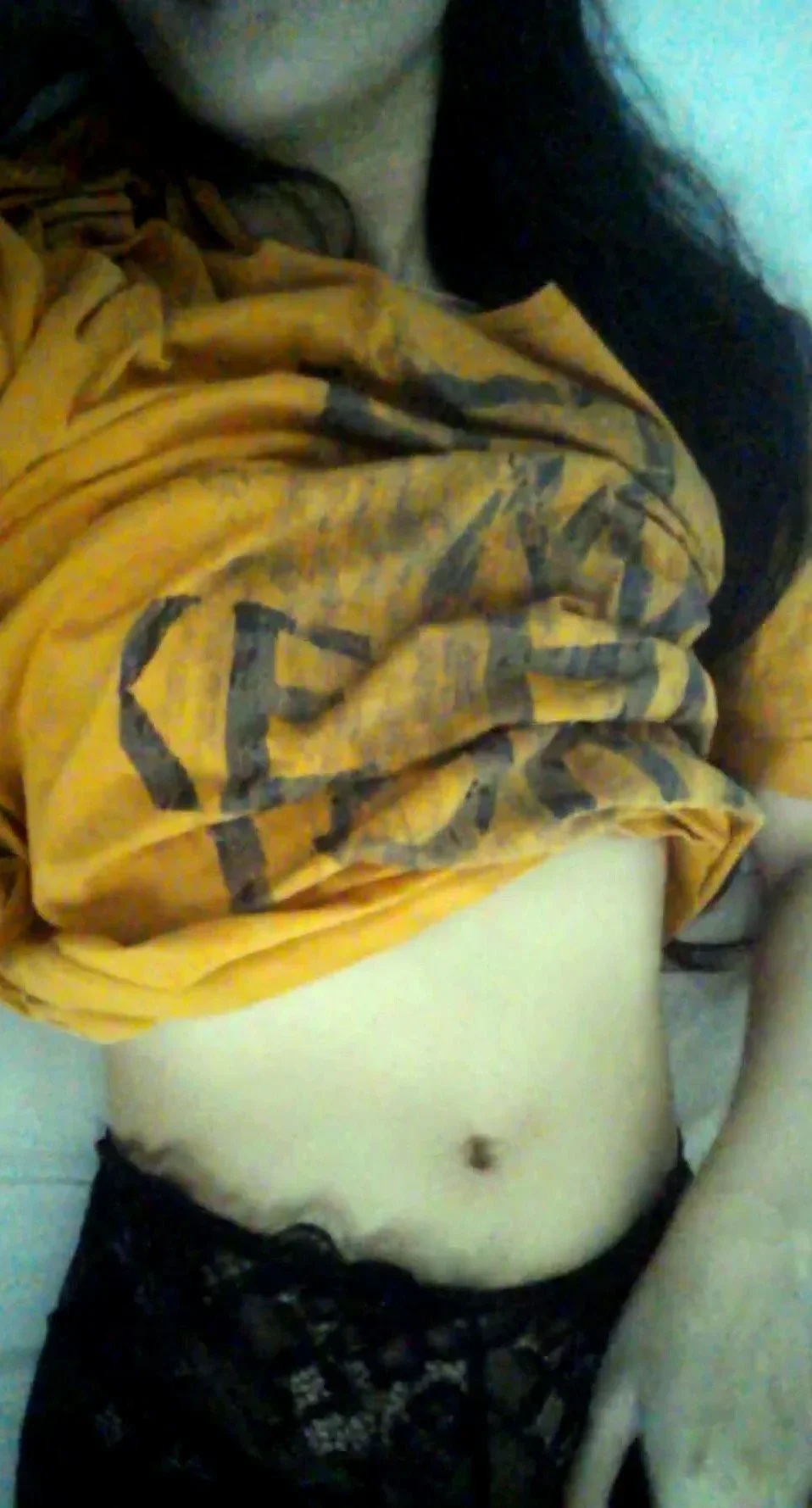 Amateur hottie solo masturbation