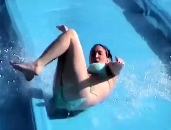 awesome naked bikini boobs downblouse from the pool