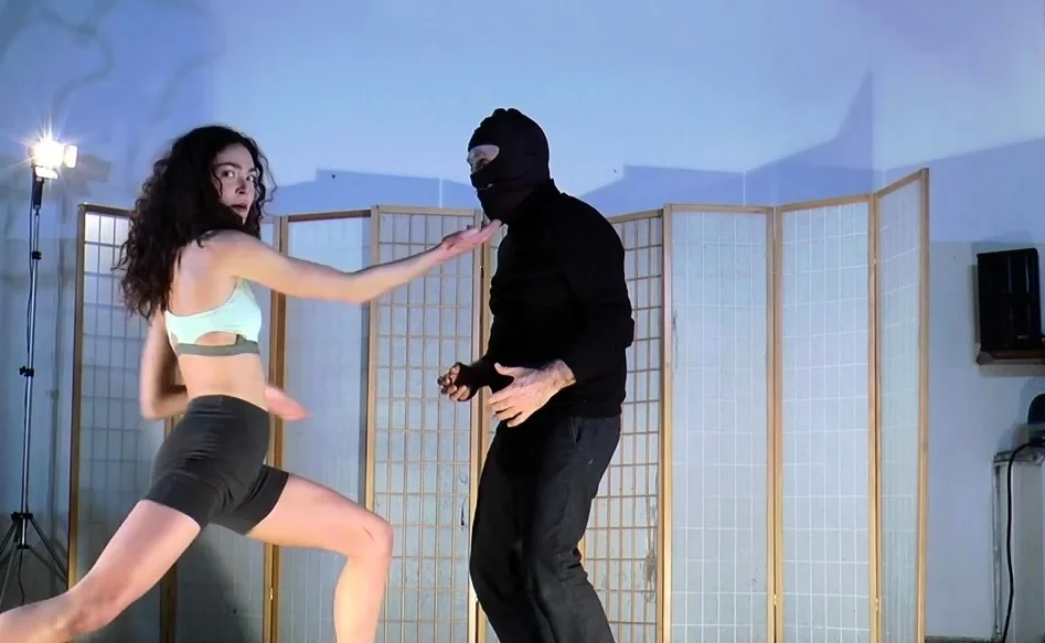 Fightingdream video store - Daphne Finger'S Strikes