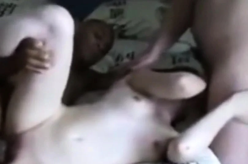 Amateur LIverpool Milf has a Threesome