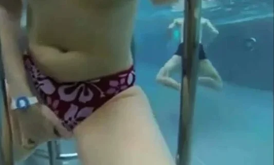 Petit delire a la piscine
