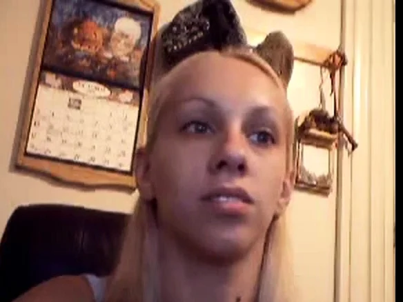 preggo blonde wiht big areols