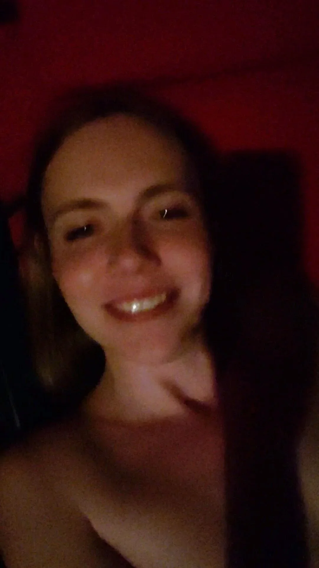 Cute amateur webcam teen girl toying pussy on webcam