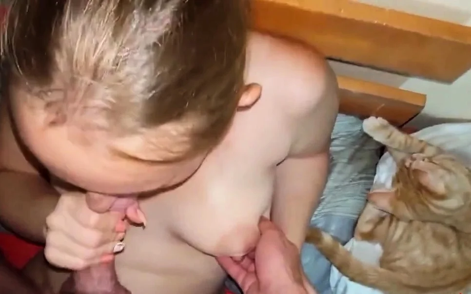 Geiler Privatclip! Er fickt schuechterne Freundin!