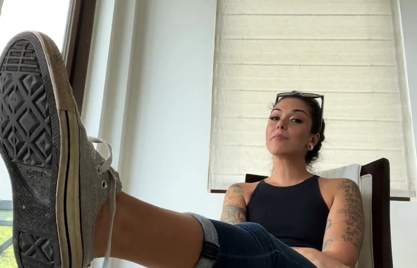KaylaJaneDanger – The Converse Scent-sation
