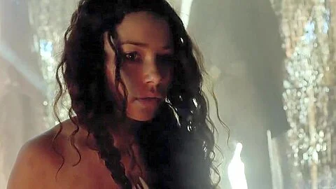 Black Sails S01E04 (2014) Louise Barnes and Jessica Parker Kennedy