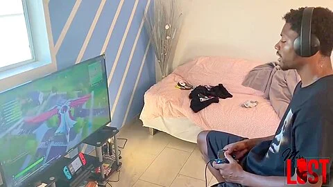 Gamer Fucker - Carmela Clutch