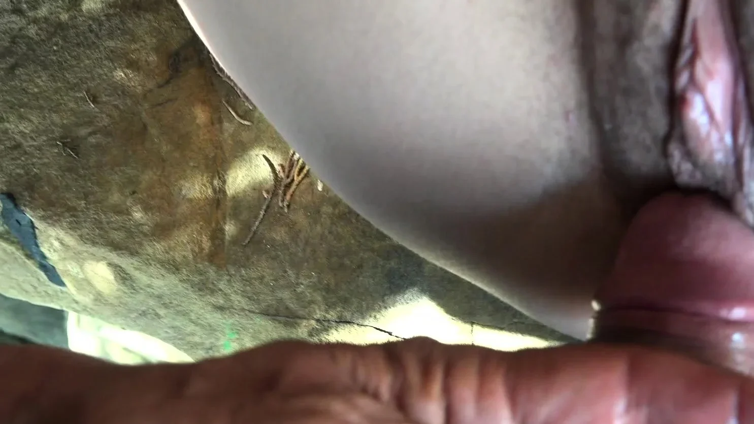 Public amateur fucked outdoors before cumshot