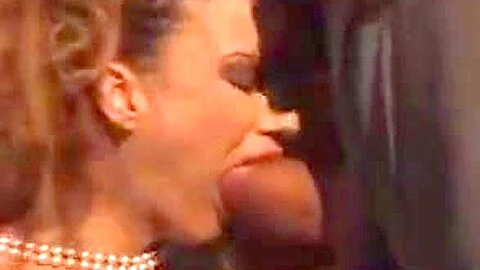 A prisioner married woman is seduced