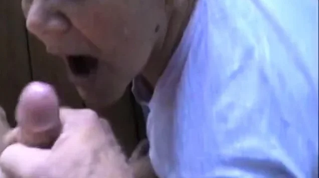Granny gives a blowjob