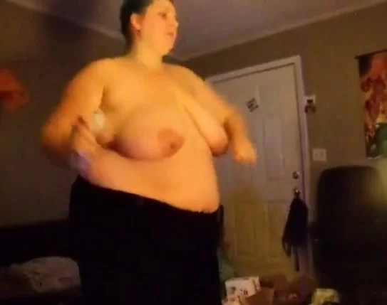 Fat girl playing just dance - CassianoBR