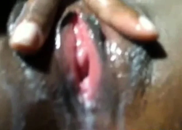 Angolan bitch masturbate till become wet