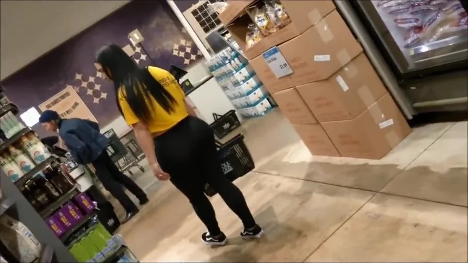 candid ass in leggings