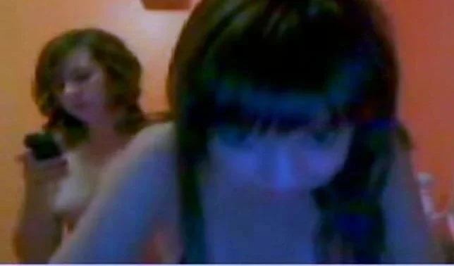 Amateur Webcam Teen Masturbates And Teases