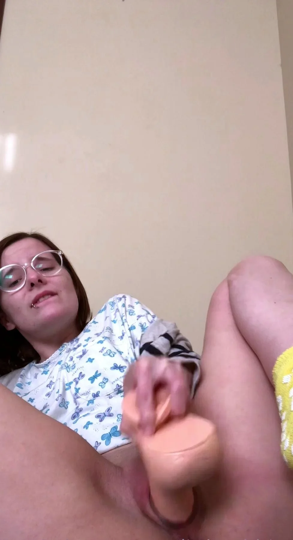 Amateur brunette ariana marie solo toying