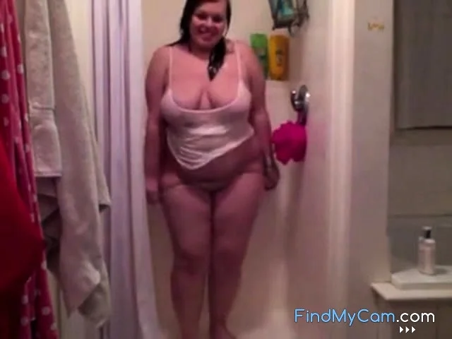 Sexy BBW Stripping in the shower - CassianoBR