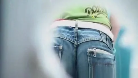 Long hair girl pee
