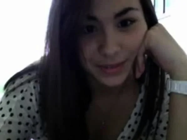 Asian Filipina girl show