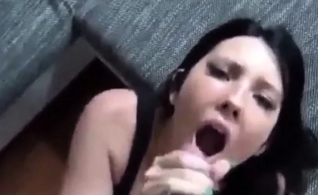 German Amateur Babe in Hardcore Homemade Video