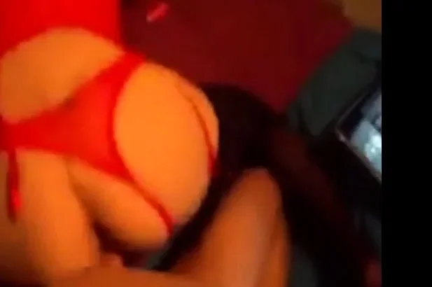 Elle se bait baiser le premier soir en lingerie sexy