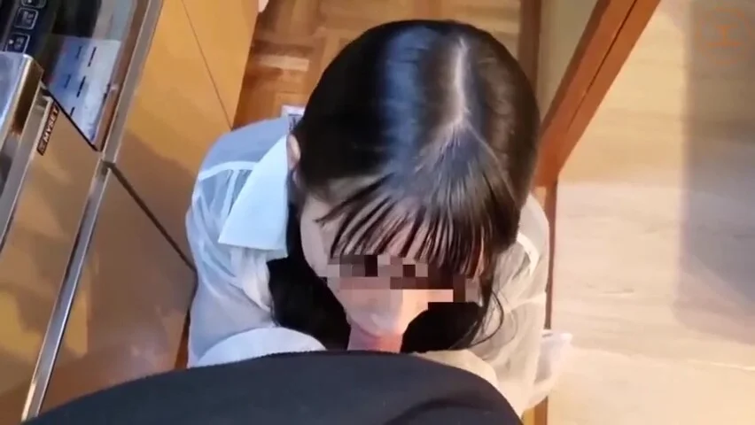 団地住まいのスレンダーな綺麗な人妻がレイプされ喘ぐ姿