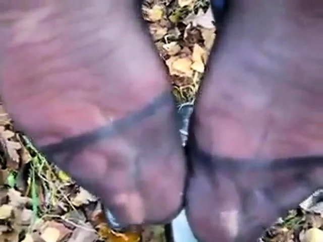 Sperma auf Deutsch Nylon Sohlen MILF