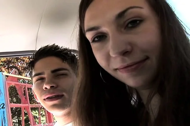 Hoochie with good shapes fucks condom-clad prick with great pleasure