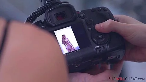 Shameless Incredible Sex Scene - Aila Donovan And Alia Donovan