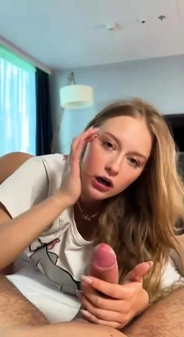 Petite blonde teen amateurs hardcore fun at home