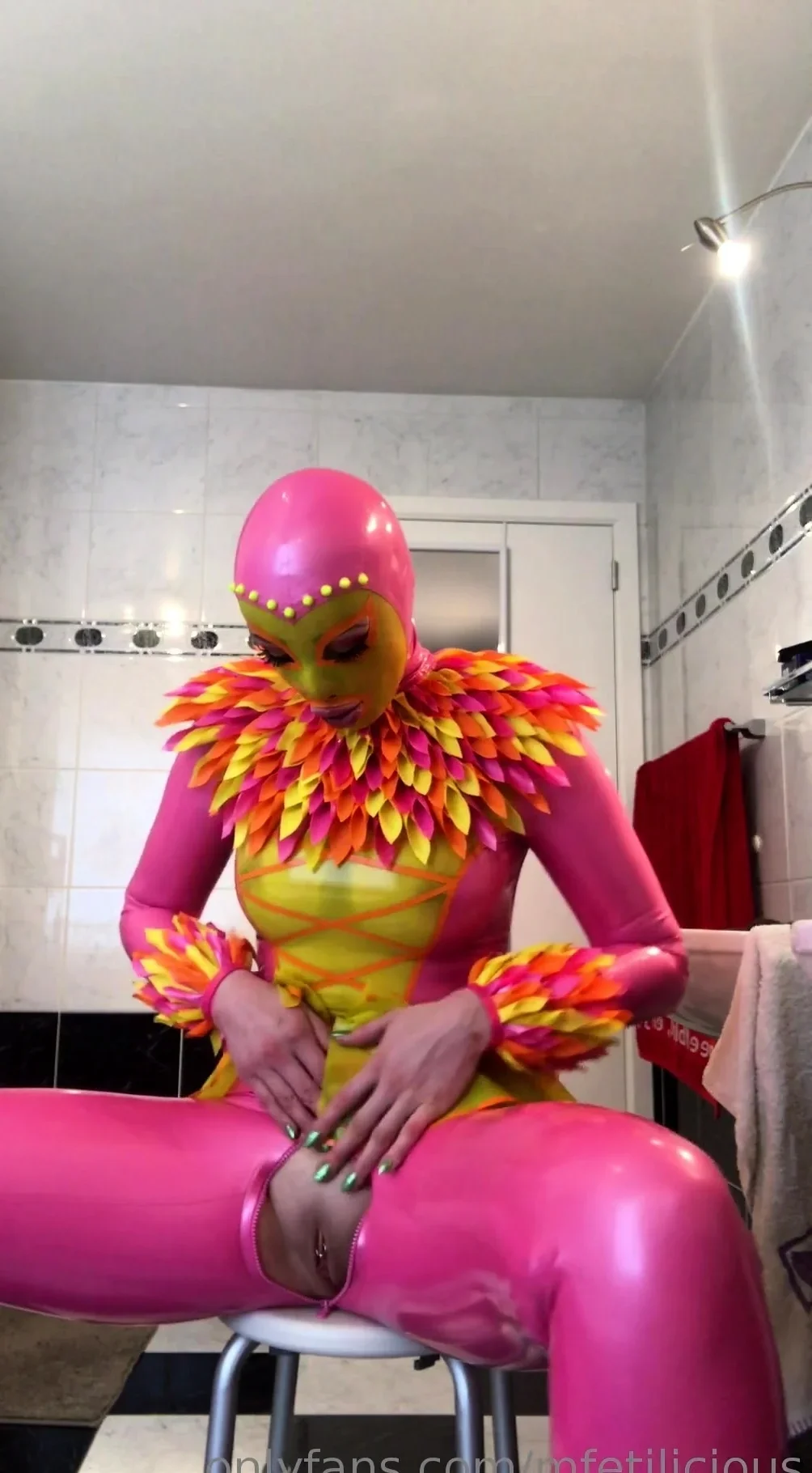 Big boobs milf masturbates with her dildo